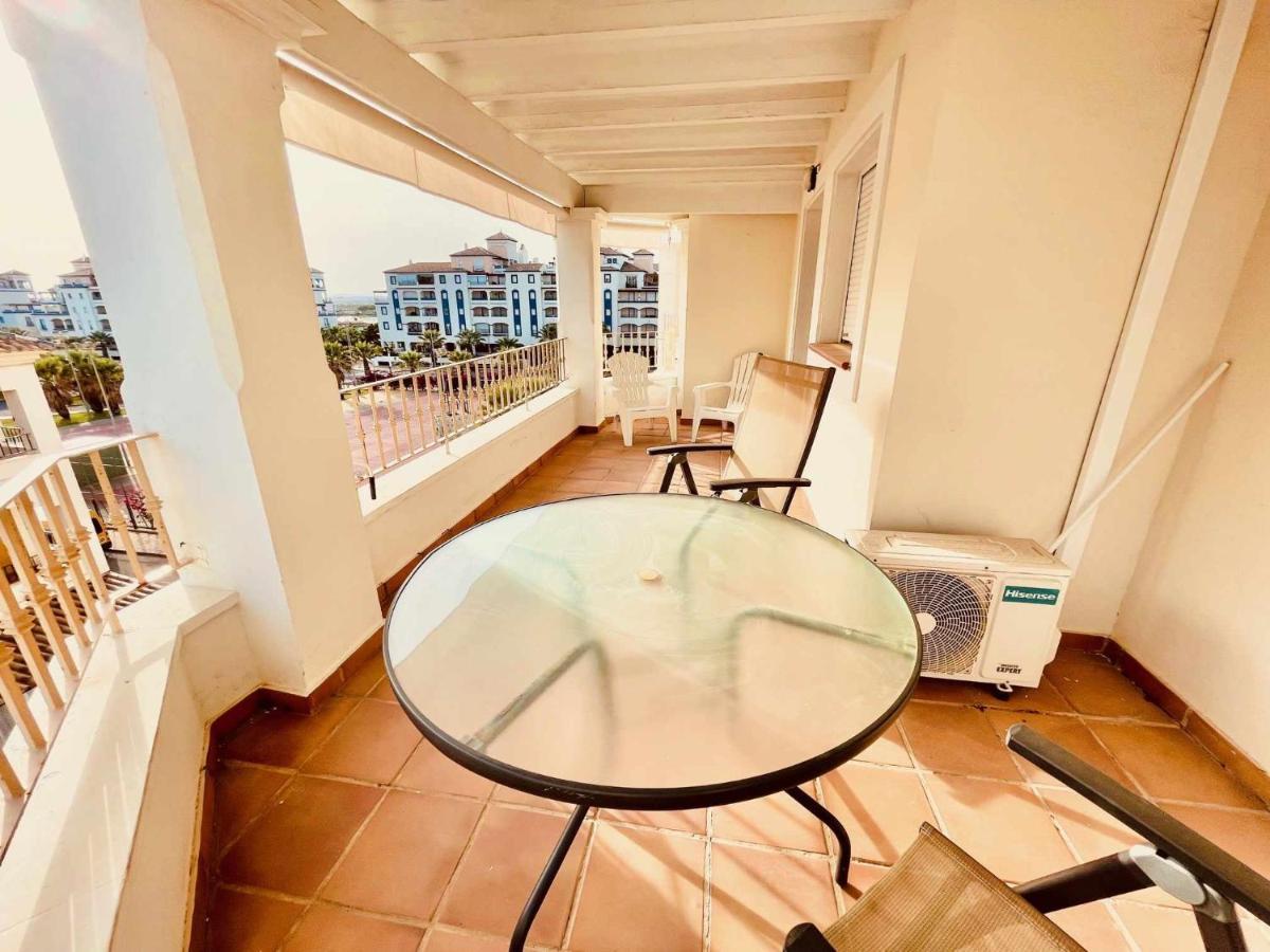Apartamento con terraza y vistas al mar 1ª línea Isla del Moral Quarto foto