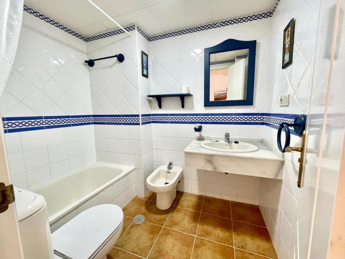 Apartamento con terraza y vistas al mar 1ª línea Isla del Moral Exterior foto